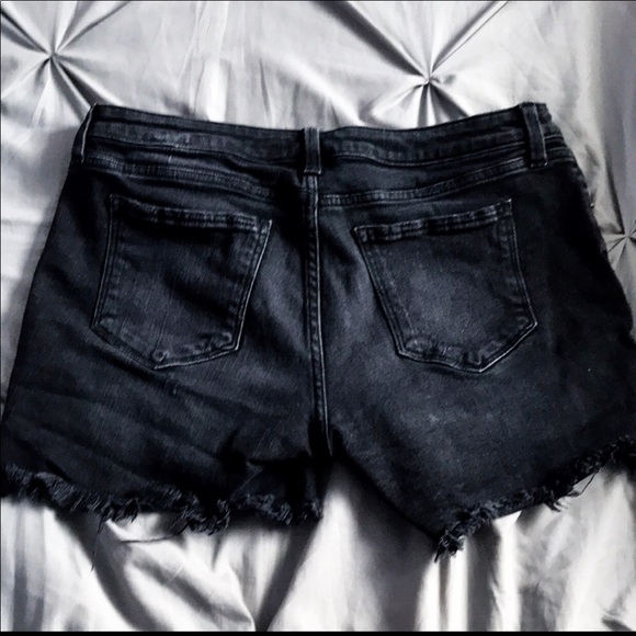 Black jean shorts - Picture 2 of 6